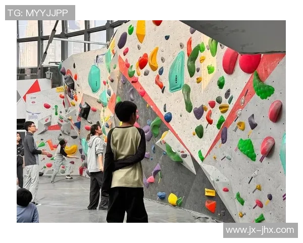 西安攀岩队与成都攀岩队赛后复盘团队协作的精彩瞬间与经验分享